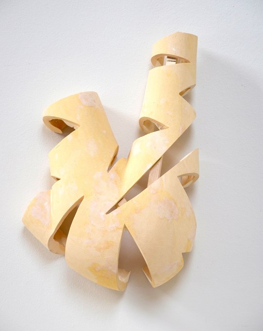 Yellow cut-out, 2010, epoxy, wood, 47x27x23 cm © Robin Vermeersch