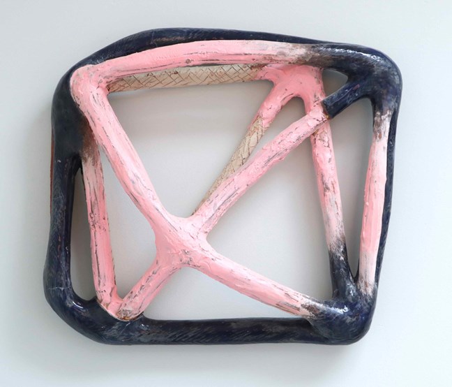 Fluo pink structure, 2018, ceramic, epoxy, 60x56x17 cm © Robin Vermeersch